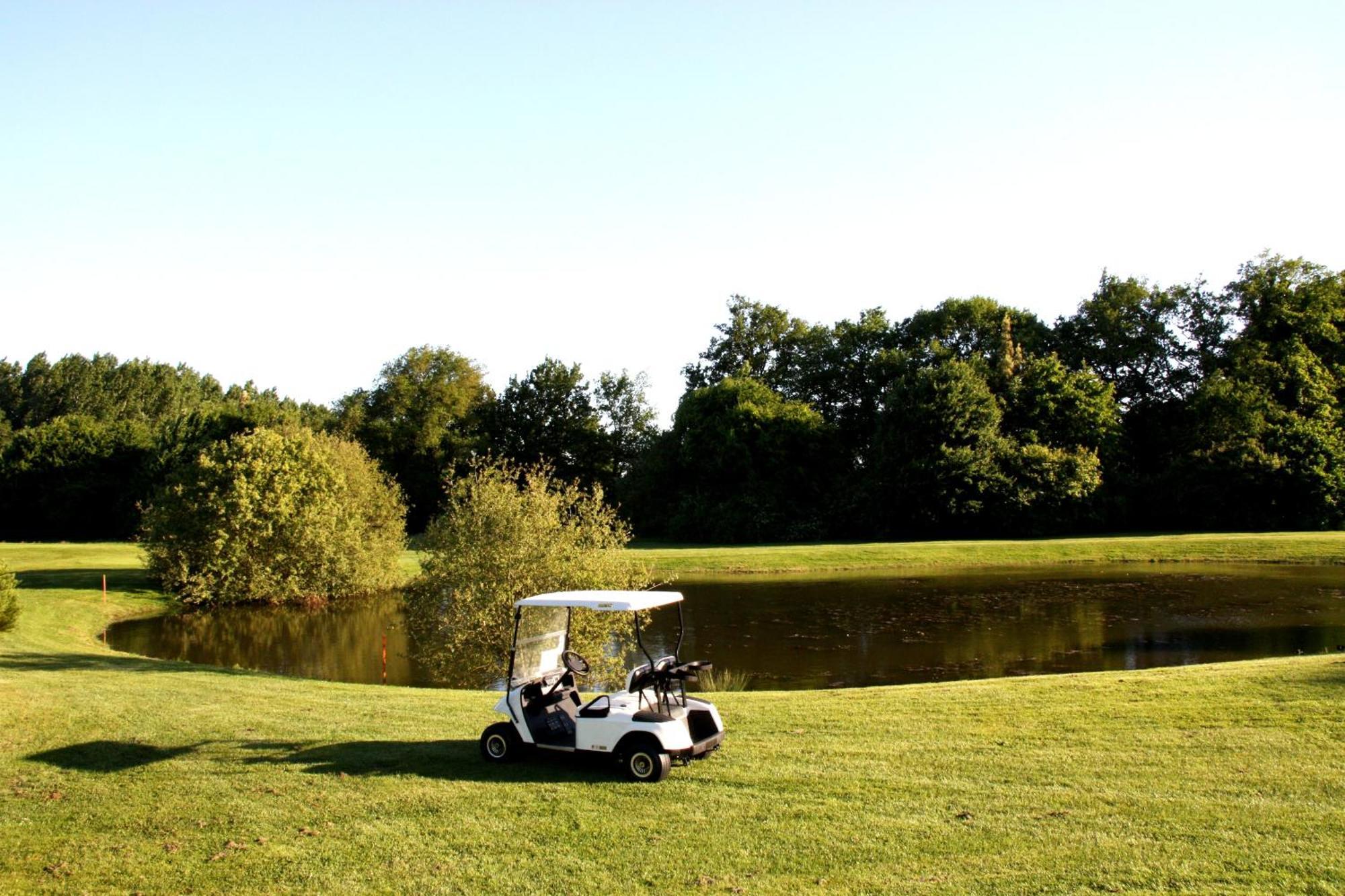 Готель Anjou Golf And Country Club Champigne Екстер'єр фото