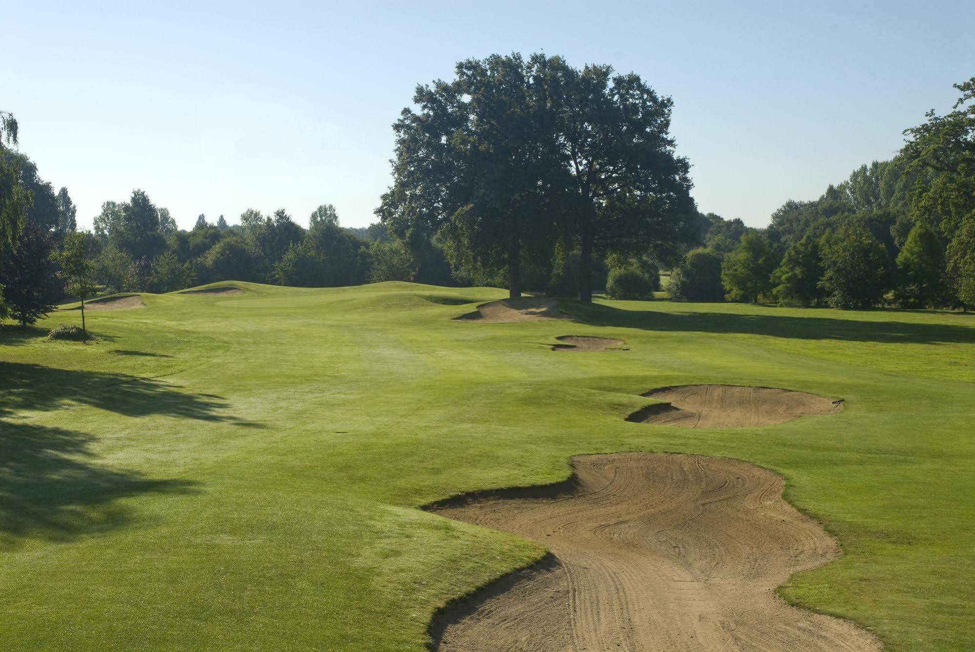 Готель Anjou Golf And Country Club Champigne Екстер'єр фото